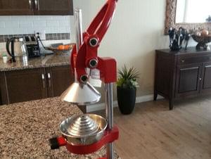 CITRUS JUICER new and never used