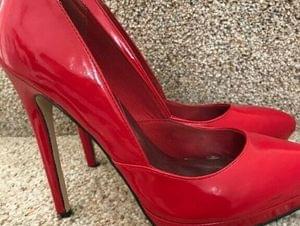 RED LIPSY SHOES SIZE 6